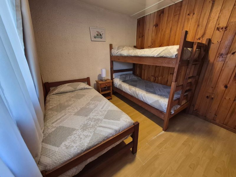 cabaña hasta 5 personas en pucon- dormitorio triple
