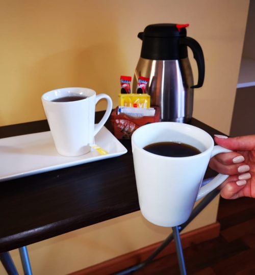 Café y te de cortesía en la habitación